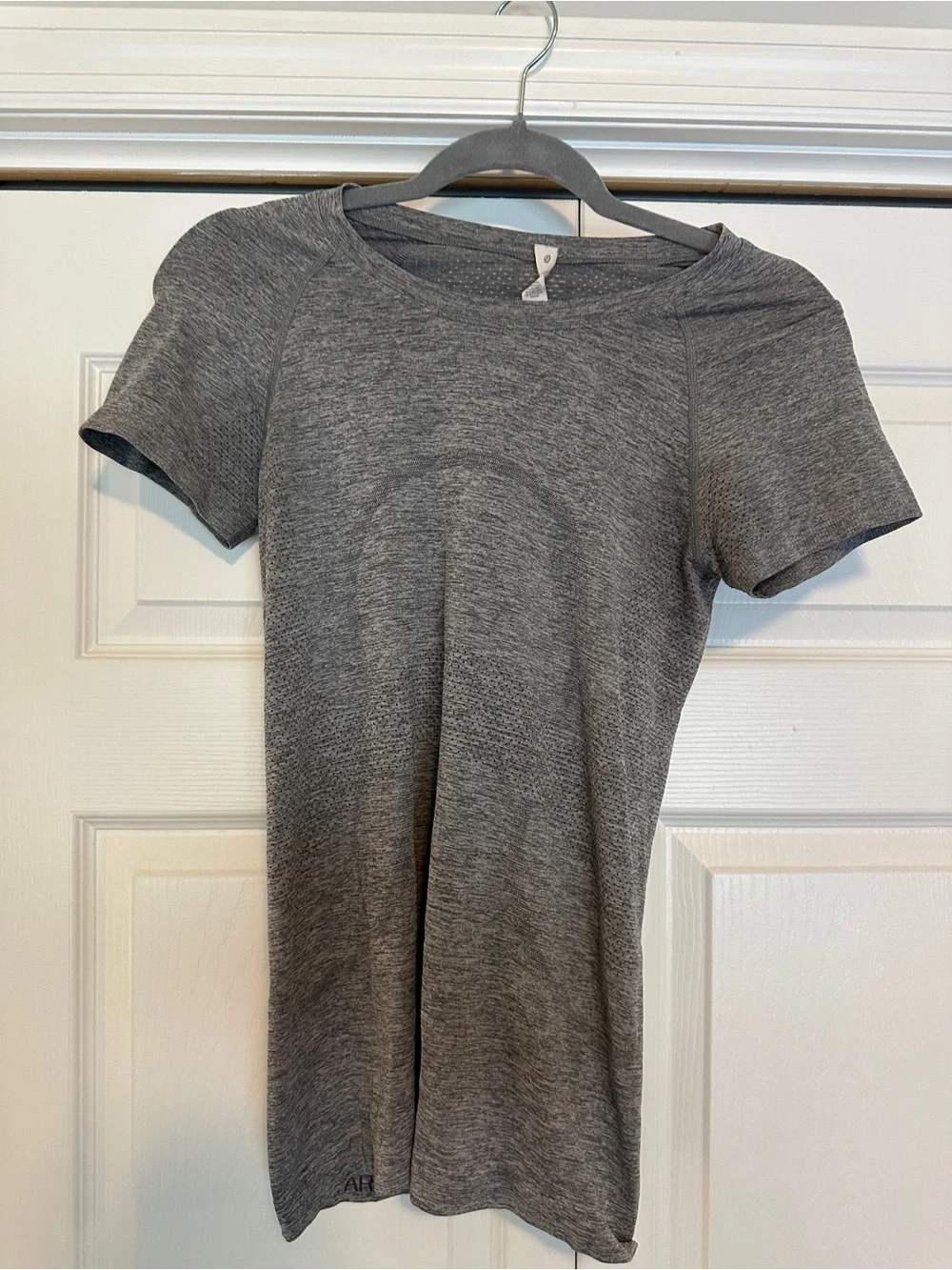 Lululemon Swiftly Tech Short Sleeve 2.0 Hip Length in Slate/White